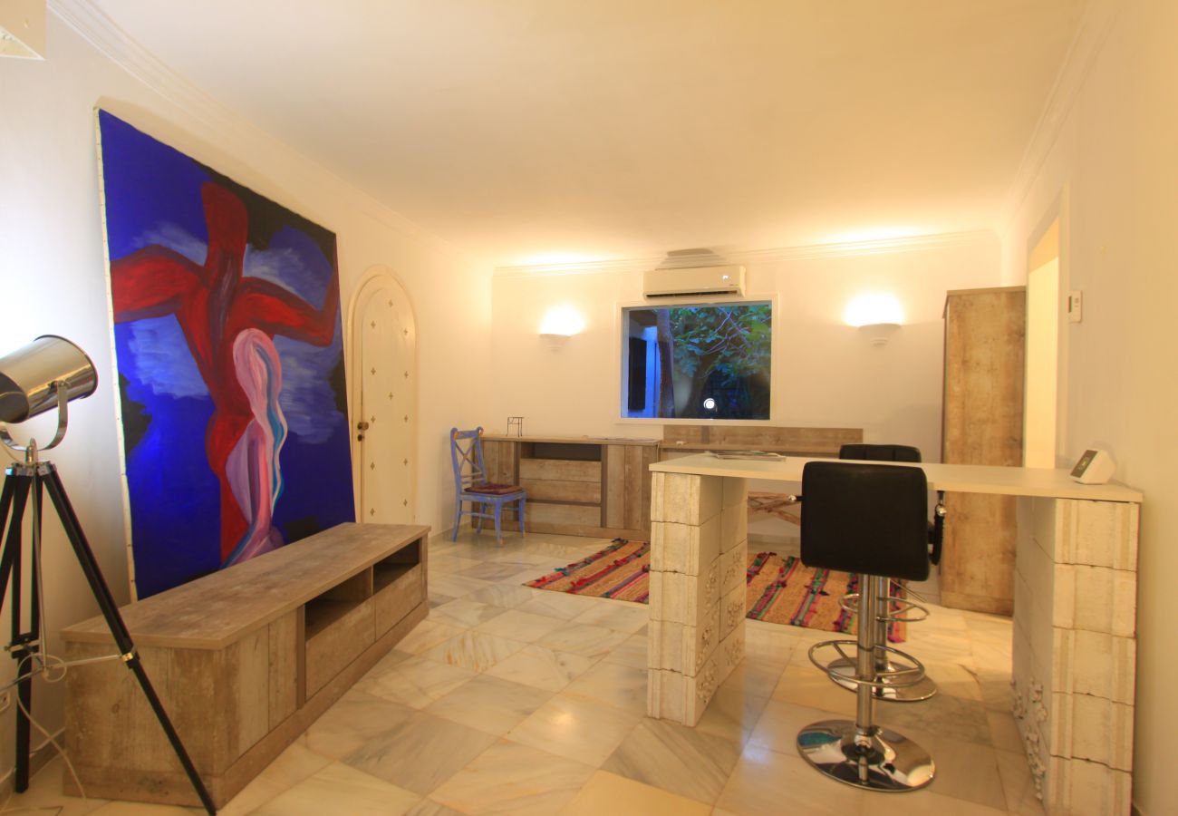 Villa in Marbella - 2042 Elegant Villa with Garden and Heated Pool