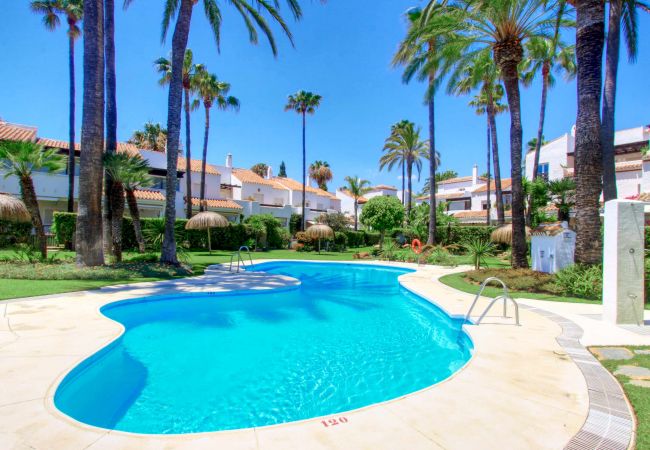 Rijhuis in Marbella - 1176 Beachfront Paradise in Bahia de Marbella
