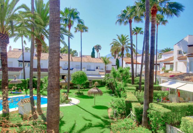 Rijhuis in Marbella - 1176 Beachfront Paradise in Bahia de Marbella