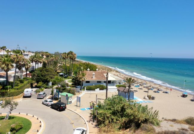 Rijhuis in Marbella - 1176 Beachfront Paradise in Bahia de Marbella