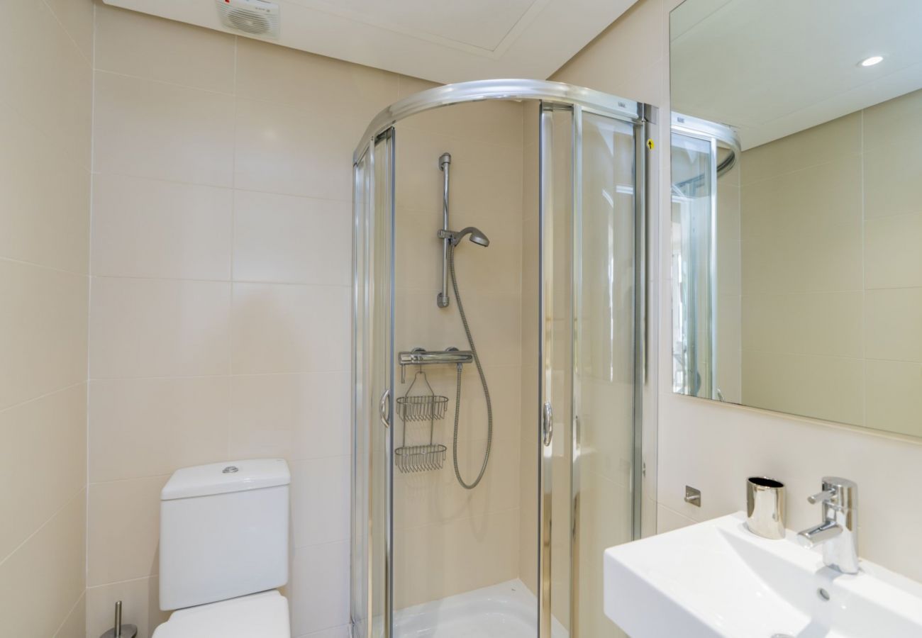 Appartement in Casares - Modern 2-Bedroom Apartment - Alcazaba Lagoon (411)