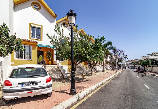 Rijhuis in Estepona - PG9 - Andalucian 3-story townhouse  near Estepona