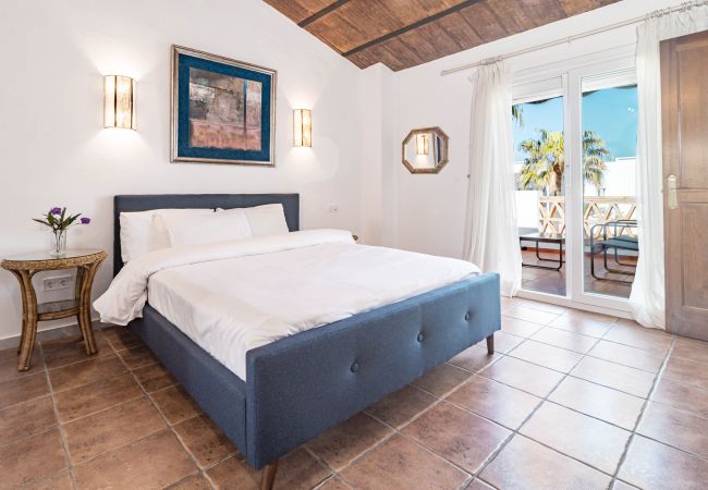Rijhuis in Estepona - PG9 - Andalucian 3-story townhouse  near Estepona