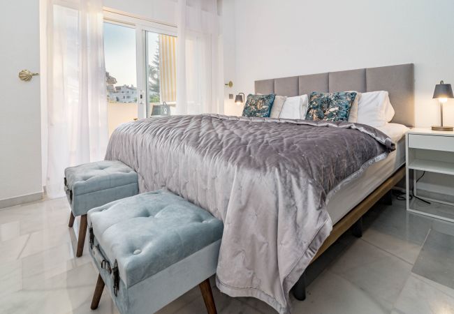 Appartement in Puerto Banus - RG312 - Royal garden by Roomservices