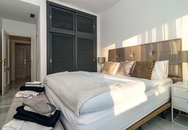 Appartement in Puerto Banus - RG312 - Royal garden by Roomservices
