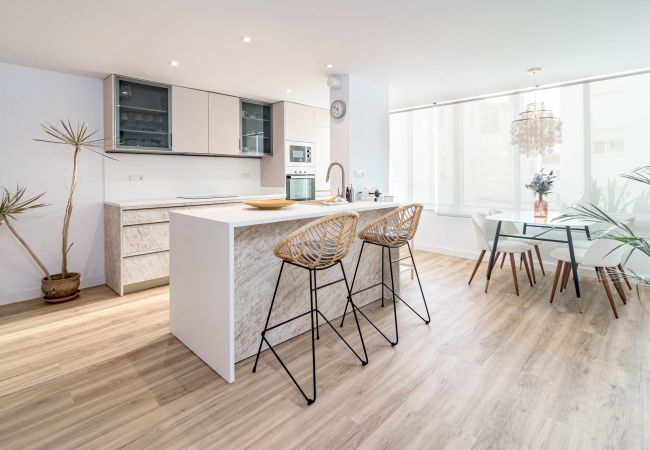 Appartement in Estepona - EAC3F- Modern & light apartment steps from the sea