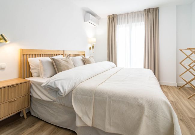 Appartement in Estepona - EAC3F- Modern & light apartment steps from the sea