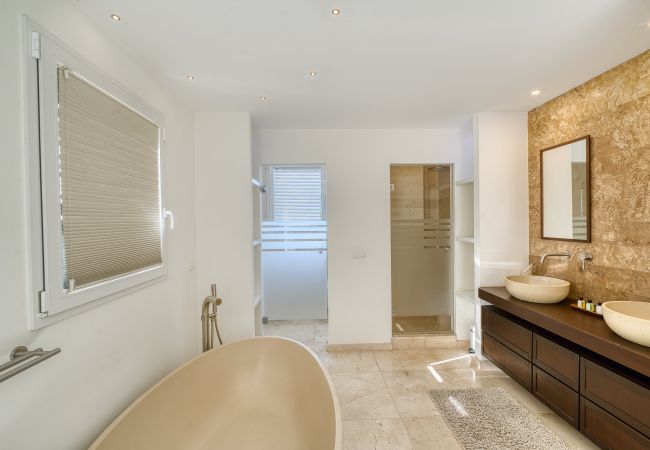 Villa in Marbella - 3055 Family villa close to the beach