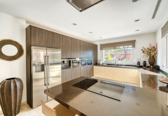 Villa in Marbella - 3055 Family villa close to the beach