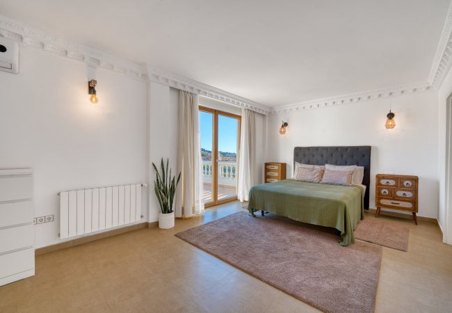 Villa in Marbella - 3077 Luxury Villa with Pool and Views in Elviria, Villa in Marbella - 3077 Luxury Villa with Pool and Views in Elviria,