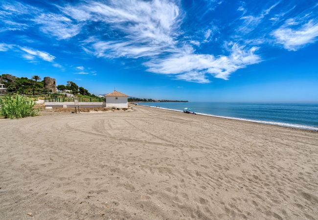 Appartement in Estepona - 3001 Velaya Beachfront Luxury Apartment