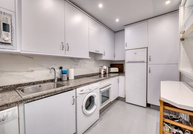 Appartement in Marbella - 2045 Golden Beach Apartment – Steps from the Sea