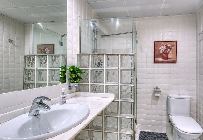 Appartement in Marbella - 2045 Golden Beach Apartment – Steps from the Sea