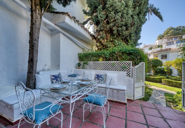 Appartement in Marbella - 2045 Golden Beach Apartment – Steps from the Sea