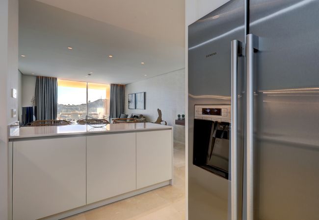 Appartement in Ojen - 3059 Luxury Escape with Sea Views in Palo Alto