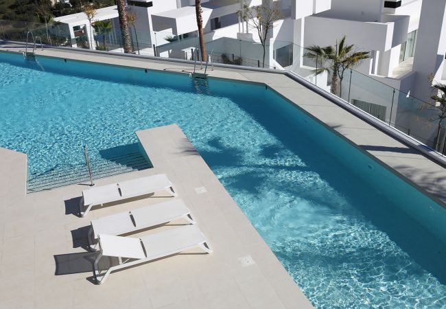 Appartement in Ojen - 3059 Luxury Escape with Sea Views in Palo Alto