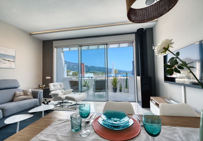 Appartement in Marbella - 3095 Elegant Beachside Apartment in Puerto Banús