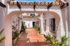 Appartement in Marbella - 3095 Elegant Beachside Apartment in Puerto Banús
