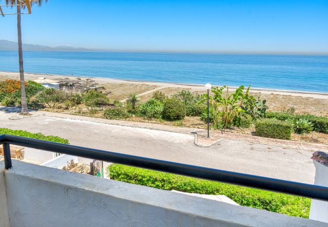 Rijhuis in Manilva - 3133 Beachfront Townhouse in Aldea Beach