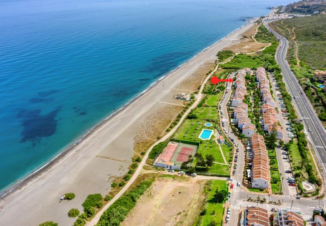 Rijhuis in Manilva - 3133 Beachfront Townhouse in Aldea Beach