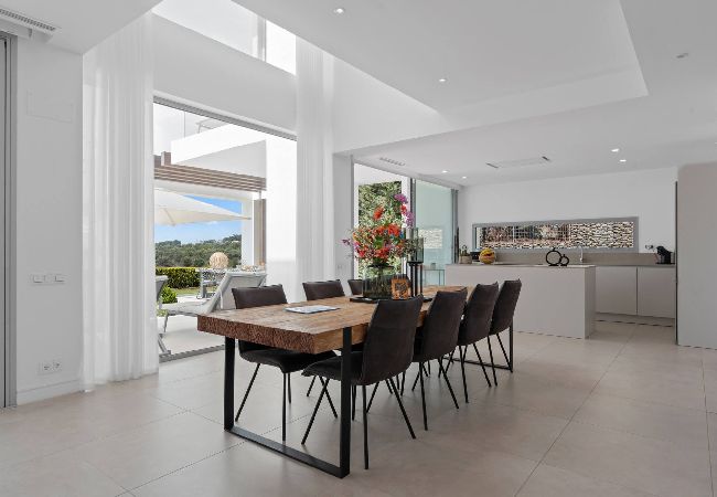 Villa in Marbella - 3301 Villa Mariposa (r3907066)