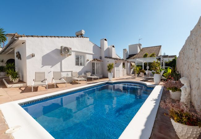 Villa in Marbella - Cosy beach side villa near best sandy beach