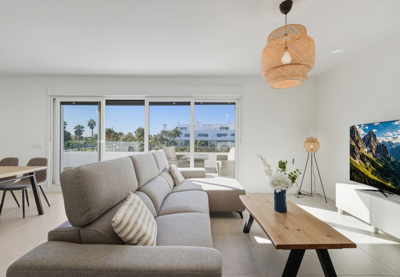 Appartement in Estepona - 3024 Bright apartment with terrace and pool