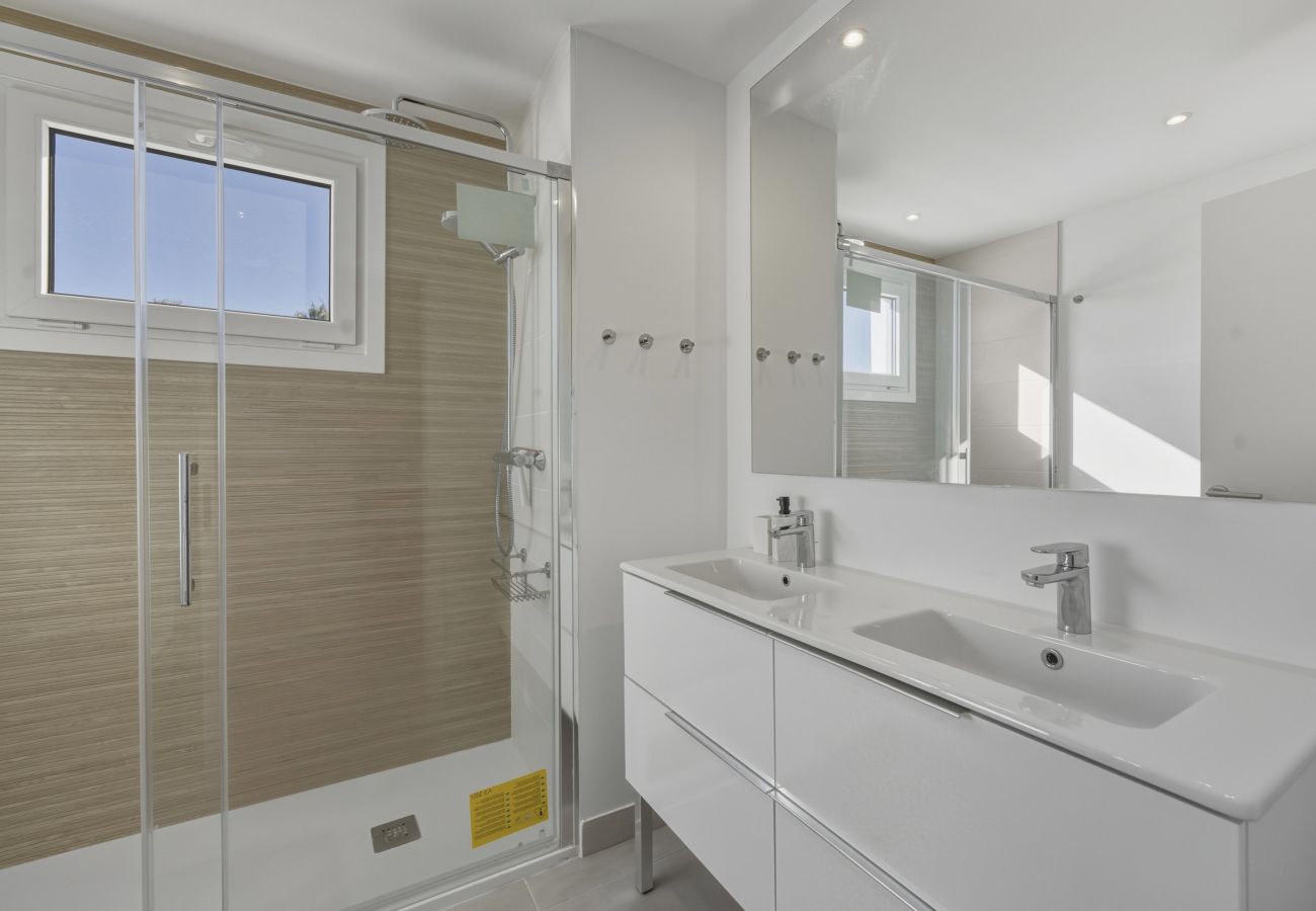 Appartement in Estepona - 3024 Bright apartment with terrace and pool