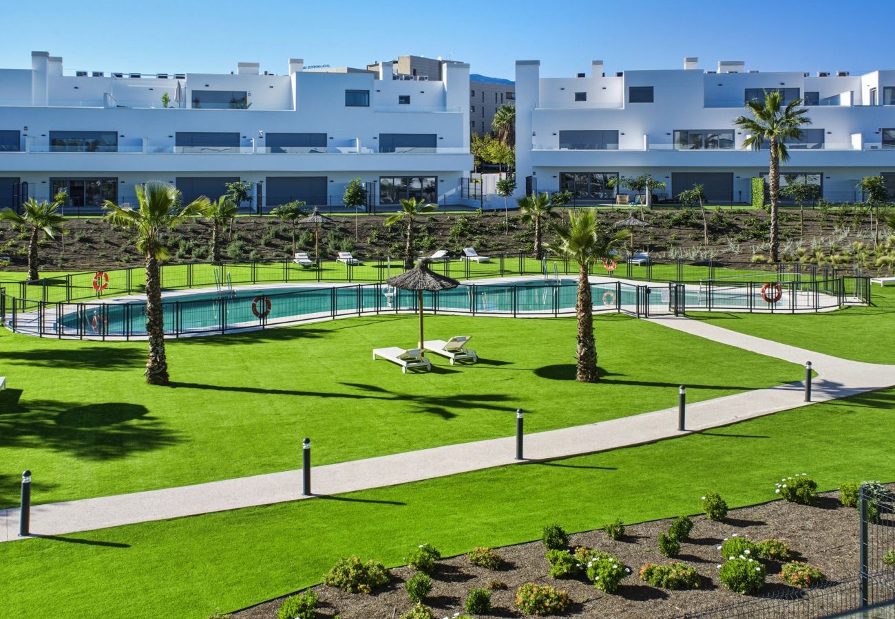 Appartement in Estepona - 3024 Bright apartment with terrace and pool