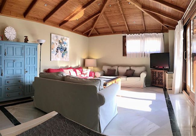 Villa en Marbella - Stunning 7-Bedroom Beachside Villa in Marbella