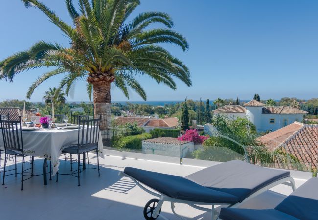 Villa en Marbella - Sea-View Villa with Heated Pool Near Marbella