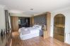 Villa en Marbella - Sea-View Villa with Heated Pool Near Marbella