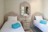 Villa en Marbella - Sea-View Villa with Heated Pool Near Marbella