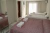 Villa en Marbella - Sea-View Villa with Heated Pool Near Marbella