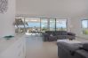 Villa en Marbella - Sea-View Villa with Heated Pool Near Marbella