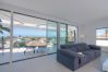 Villa en Marbella - Sea-View Villa with Heated Pool Near Marbella