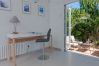 Villa en Marbella - Sea-View Villa with Heated Pool Near Marbella