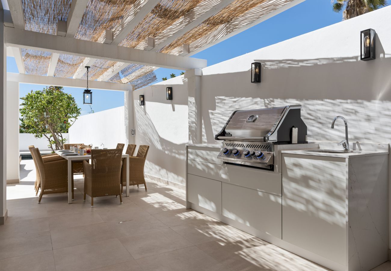 Villa en Marbella - Private Luxury Villa Steps from the beach!