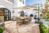 Villa en Marbella - Super Andalusian Villa Near Beach with Heated Pool
