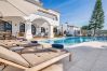 Villa en Marbella - Super Andalusian Villa Near Beach with Heated Pool