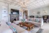 Villa en Marbella - Super Andalusian Villa Near Beach with Heated Pool