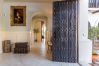 Villa en Marbella - Super Andalusian Villa Near Beach with Heated Pool