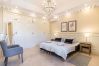 Villa en Marbella - Super Andalusian Villa Near Beach with Heated Pool