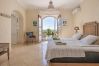 Villa en Marbella - Super Andalusian Villa Near Beach with Heated Pool