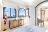 Villa en Marbella - Super Andalusian Villa Near Beach with Heated Pool