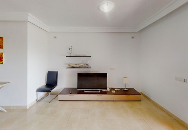 Apartamento en Estepona - Beachside Apartment with Pools & Terrace Views