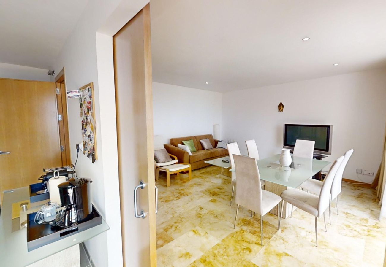 Apartamento en Marbella - Apartment with Sea Views and Sunlit Terraces