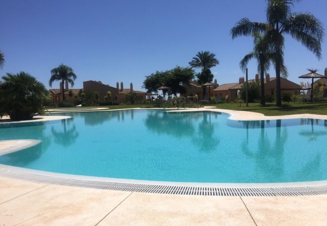 Apartamento en Benahavís - 3-Bedroom Apartment with Sea & Mountain Views