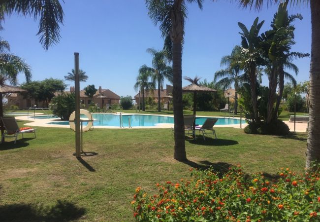 Apartamento en Benahavís - 3-Bedroom Apartment with Sea & Mountain Views