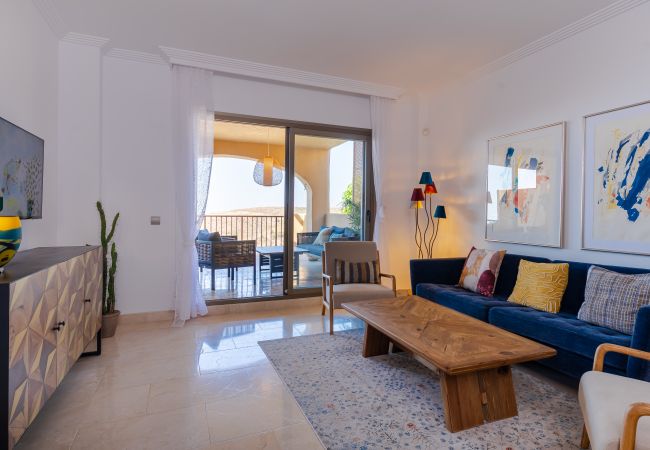 Apartamento en Benahavís - 3-Bedroom Apartment with Sea & Mountain Views